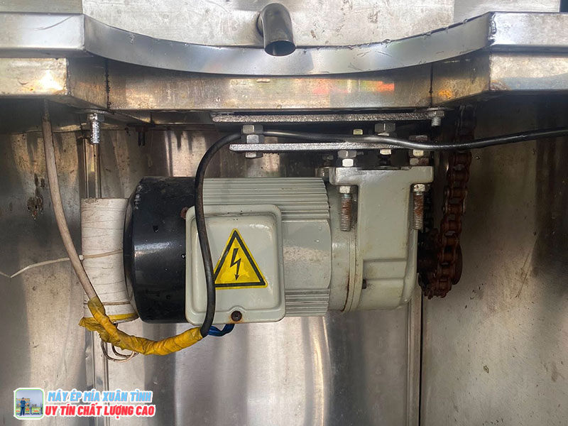 Máy ép mía bị chảy dầu/nước? "Bắt Bệnh" nguyên nhân và xử lý