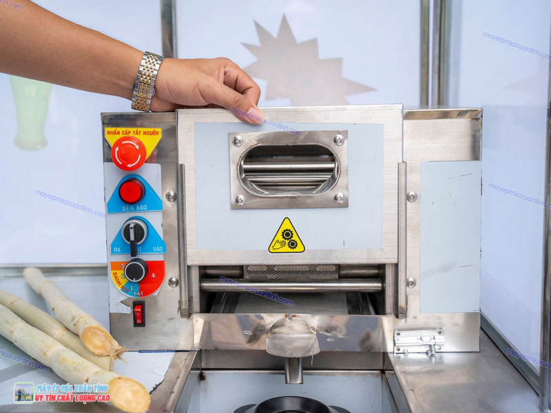 Làm thế nào để xử lý các vết ố vàng trên xe nước mía inox?